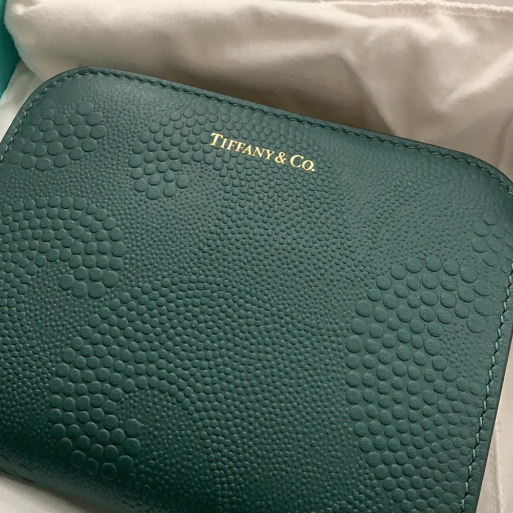 BNIB Tiffany & co. Emerald Wave wallet